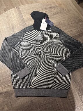 Perfect moment Black & White Patterned Turtleneck Sweater